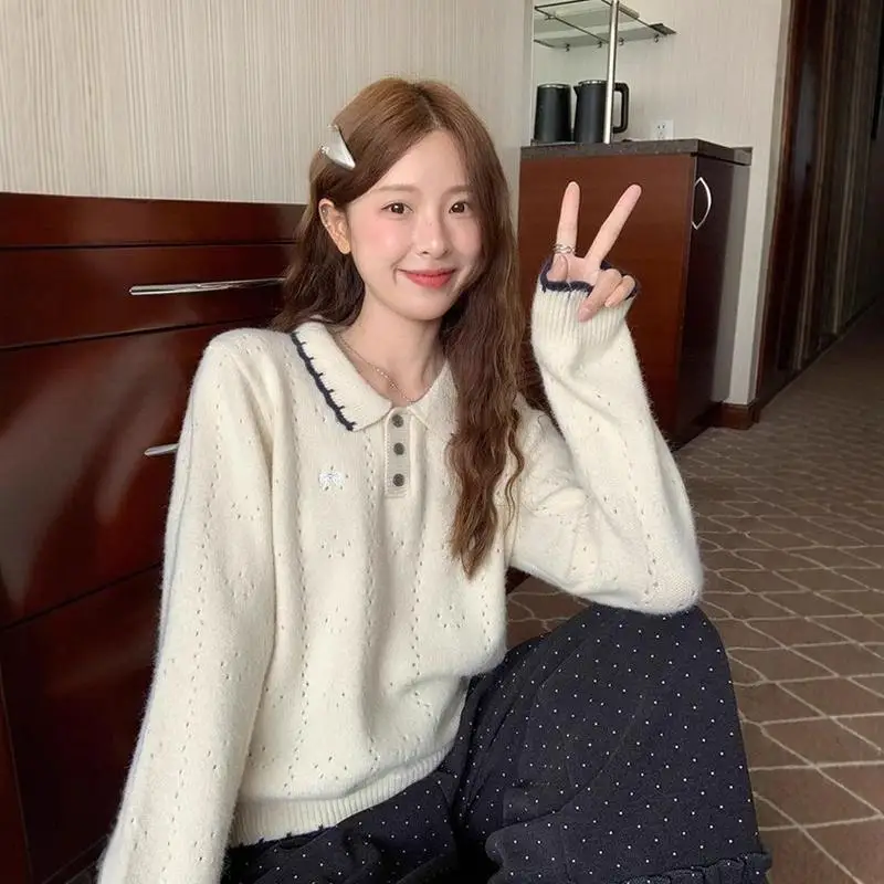 Sweet Cute Teenage Bow Round Neck Long Sleeved Knitted Sweater for Autumn Winter Beautiful Looking Girl's Loose Casual Sweater
