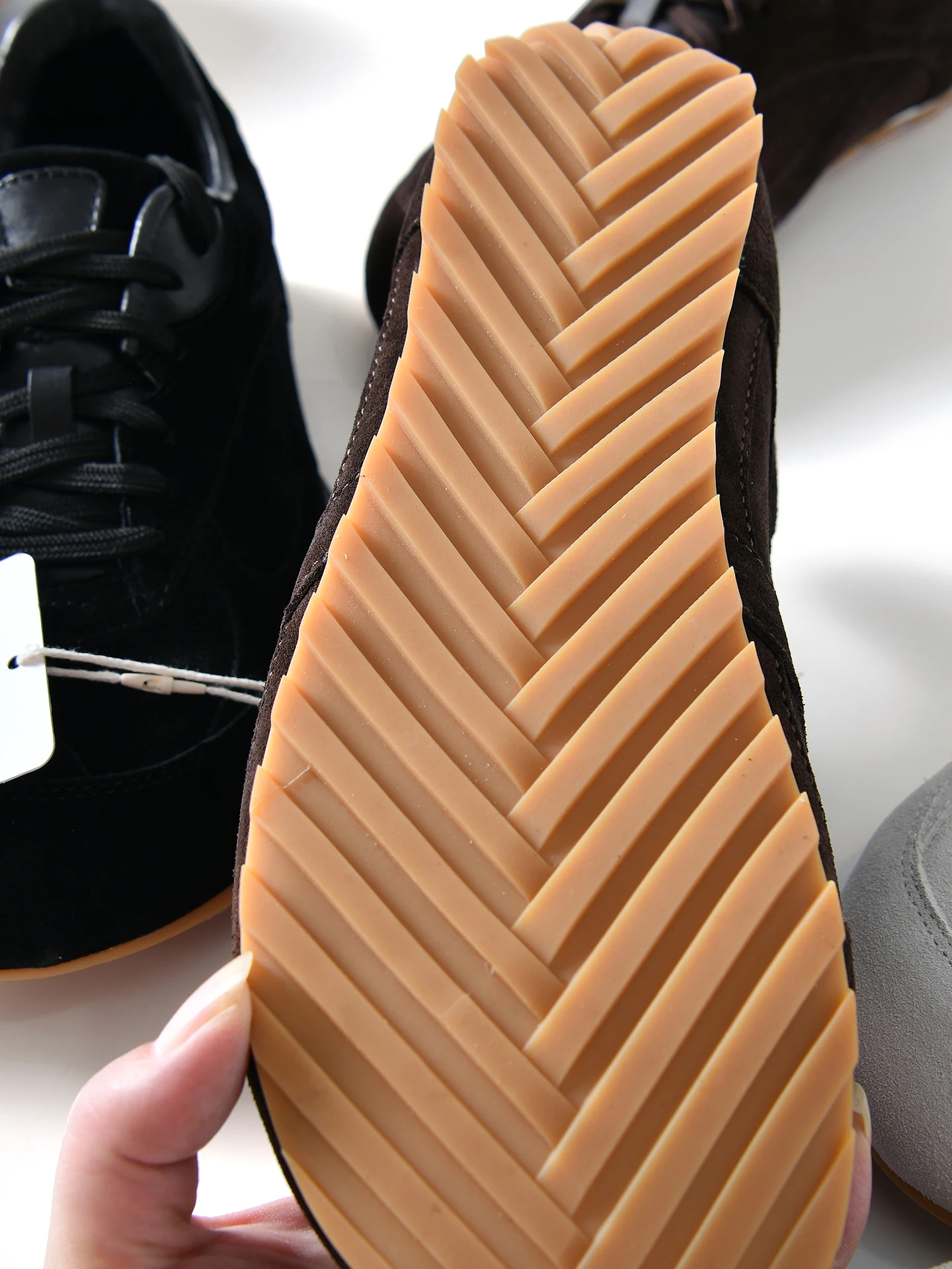 High-End Matte Suede Leather Inner Couple Style Sport Casual Deqin Shoes Breathable Low Cut Flat Bottom Rubber Outsole