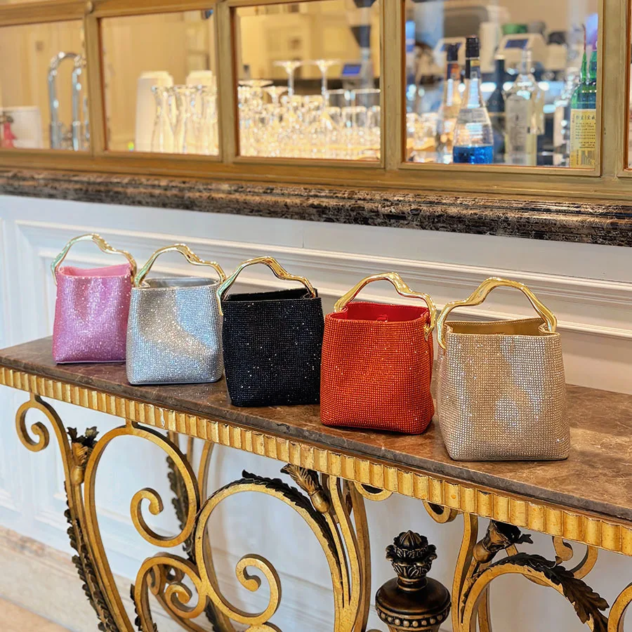 Stylish and high-texture shiny square diamond bucket bag niche new evening bag temperament portable dinner bag view 6