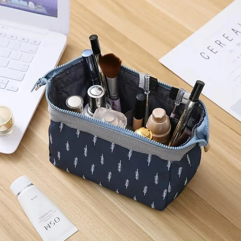 New Fashion Cosmetic Bag Women Waterproof Flamingo Makeup Bags Travel Organizer Toiletry Kits Portable Makeup Bags Beautician