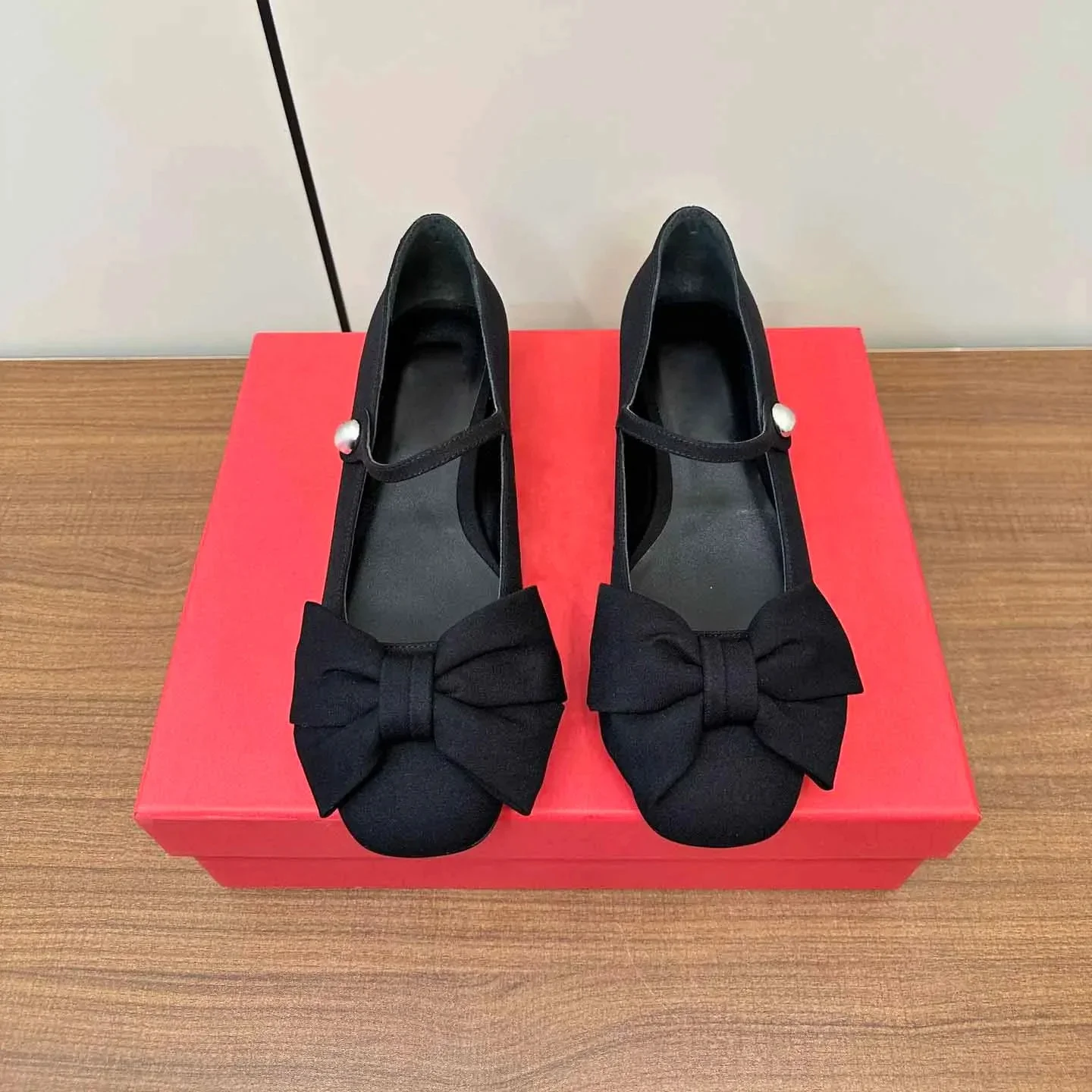 Women Casual Shoes New Popular Ballet Flats Luxury Fashion Cozy Flat Shoes Bowknot Women Lazy Mules Slip On Round Toe