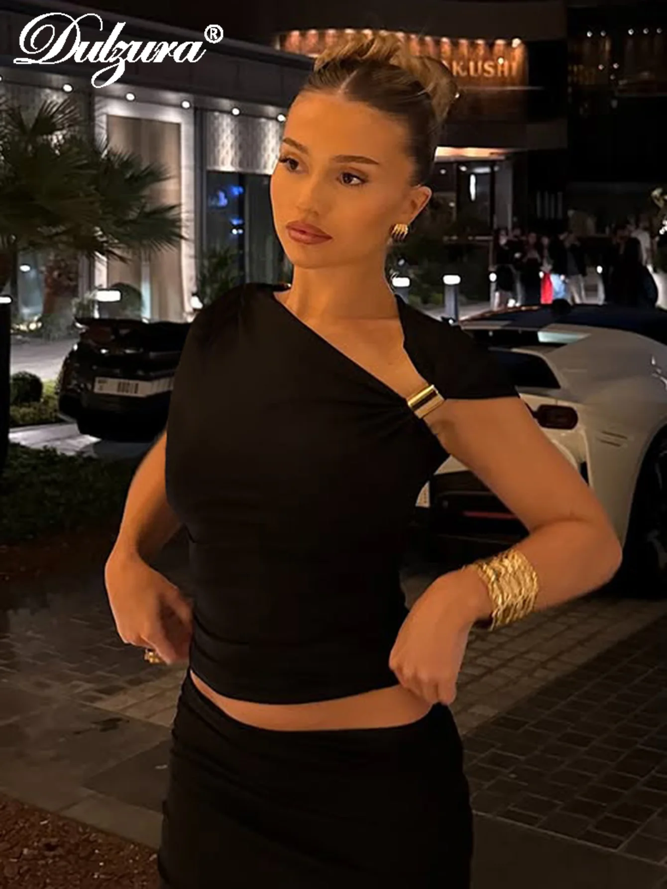 Dulzura スキューカラー半袖シャーリングメタル Tシャツ女性の固体カジュアルエレガントな Y2K トップスクラブストリート夏服卸売