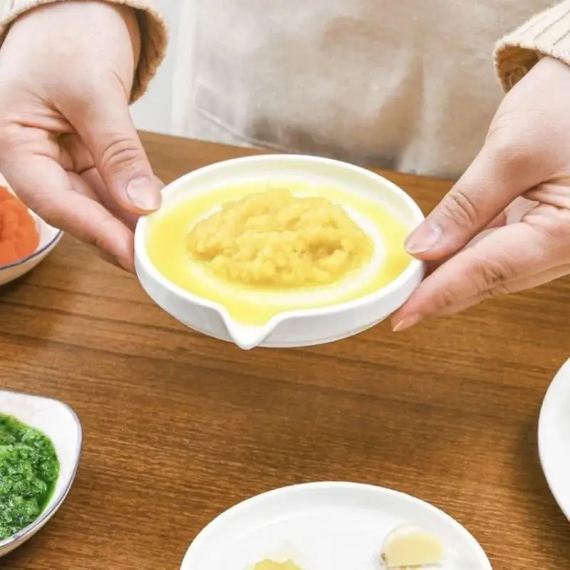 أداة مبشرة الزنجبيل السيراميكية، مطحنة يدوية، هراسة الثوم، أداة مطبخ محمولة لطحن الجزر والزنجبيل مع فرشاة