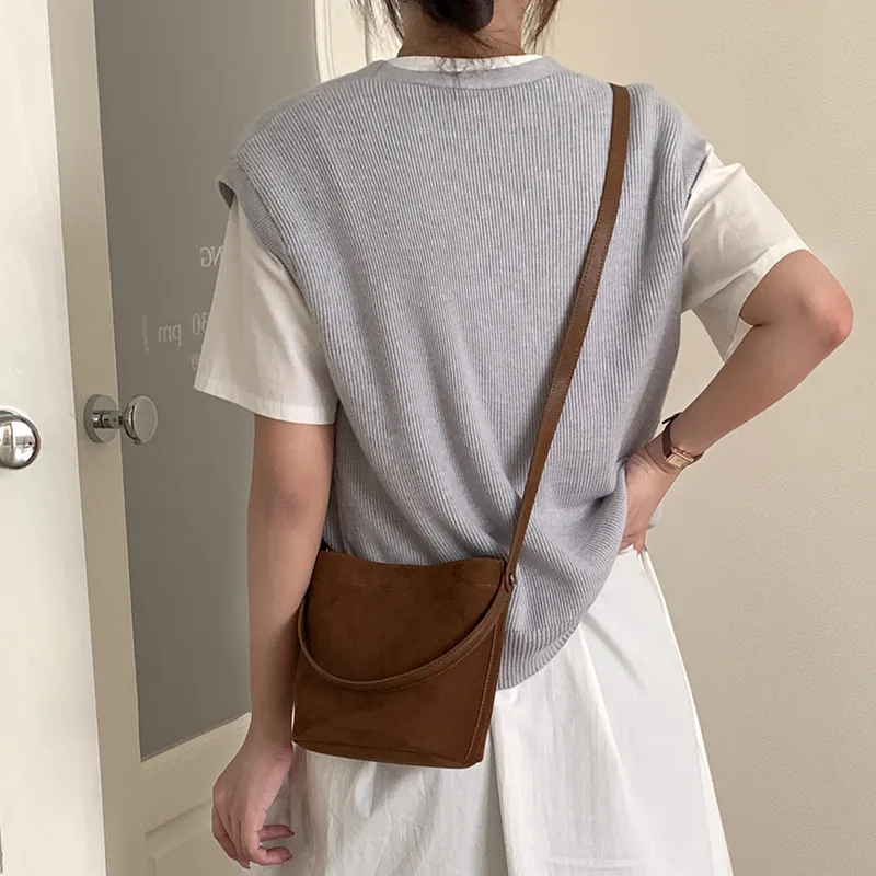 

Anti-velvet First Layer Cowhide Women's Bag, High-end Retro Suede Leather Bucket Portable Messenger Bag