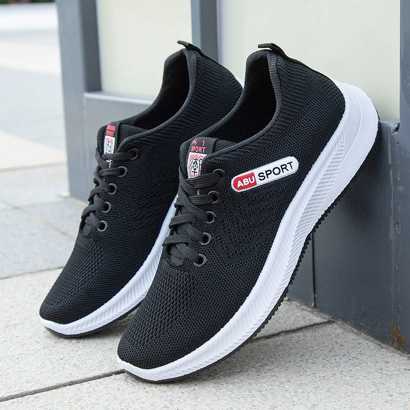 Daily essential men sport sneakers all-match look, sturdy sole, comfy casual shoes for men of all ages and foot shapes