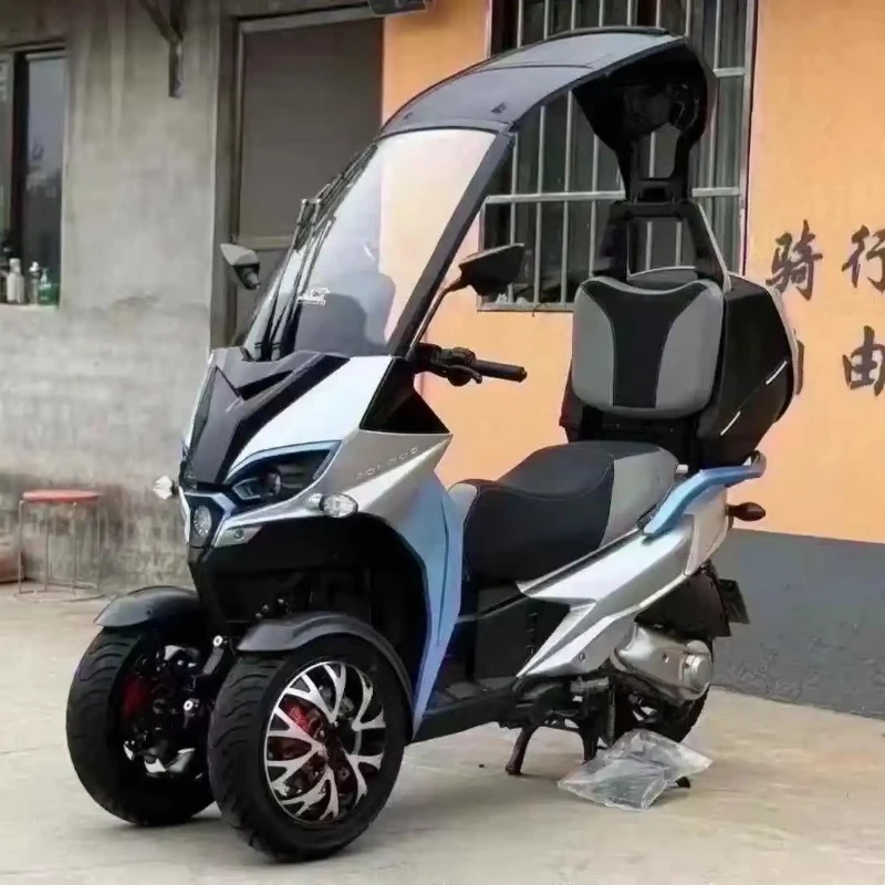 Tiltable front wheels foldable roof city commuter scooter