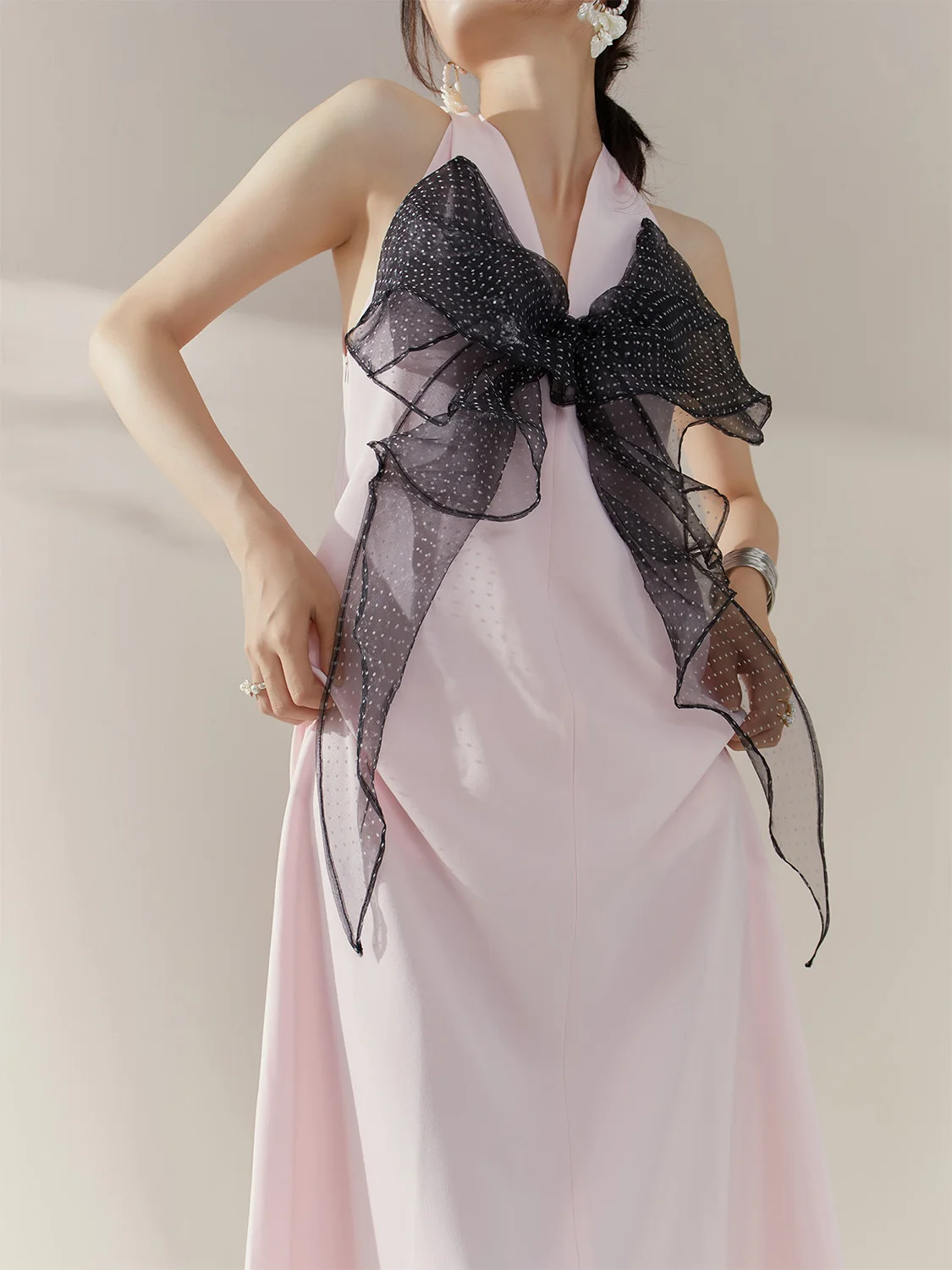 Franse Temperament Elegante Lange Avondjurken 3D Boog V-hals Mouwloos Hoge Taille Slanke A-lijn Roze Satijnen Zomerjurk Dames