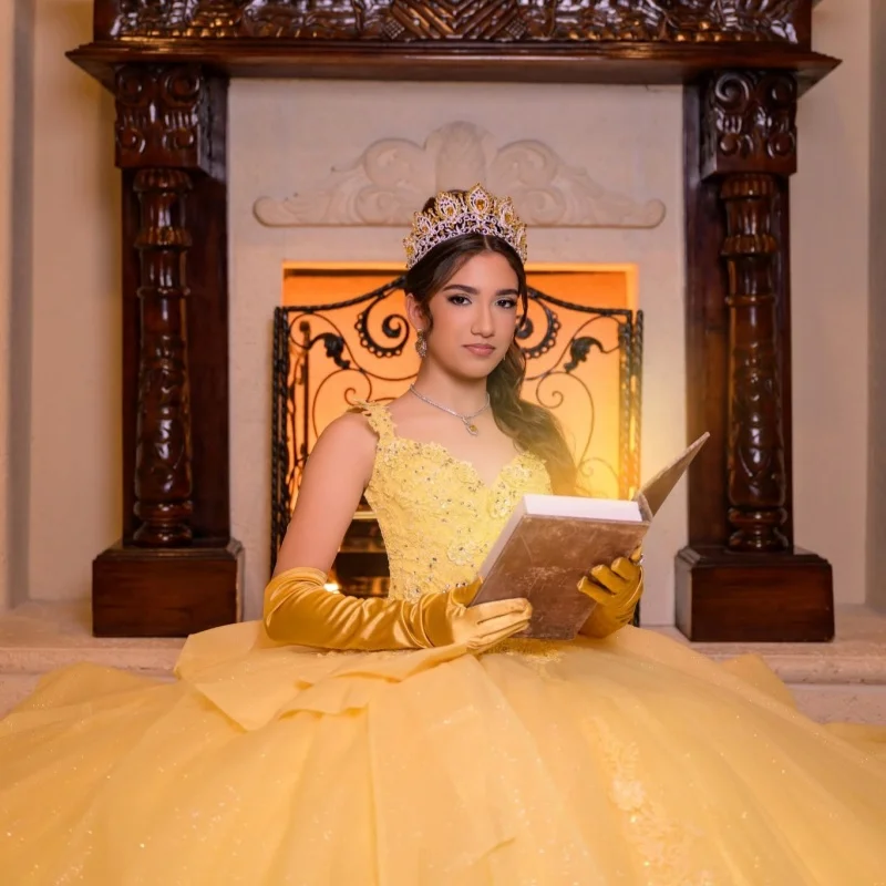 

Shiny Yellow Quinceanera Dresses Off the Shoulder Sequins Layering Decal Long tail Bow Vestido De 15 Quinceanera Customize