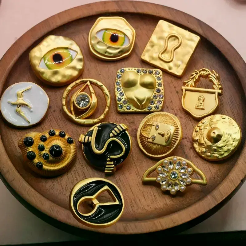 Boutons décoratifs vintage en métal, en forme de cœur, pour vêtements, sacs, accessoires de bricolage
