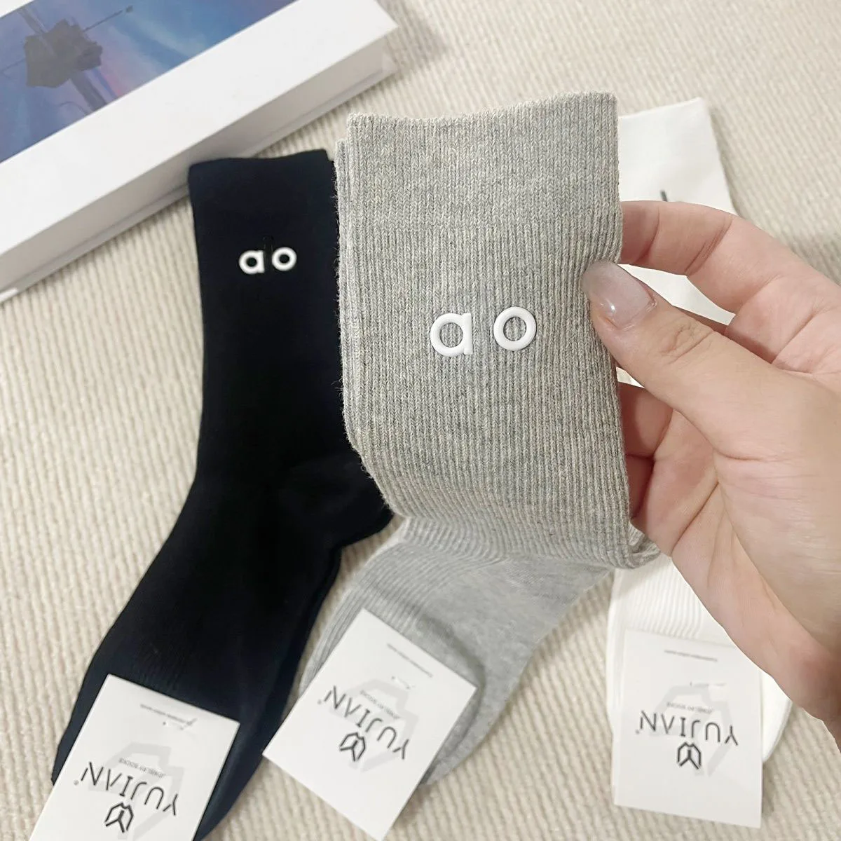 Calzini più venduti in 2 paia, stile stagionale, design con lettere, lunghezza a metà polpaccio, traspiranti e resistenti agli odori, versatili per l'uso sportivo