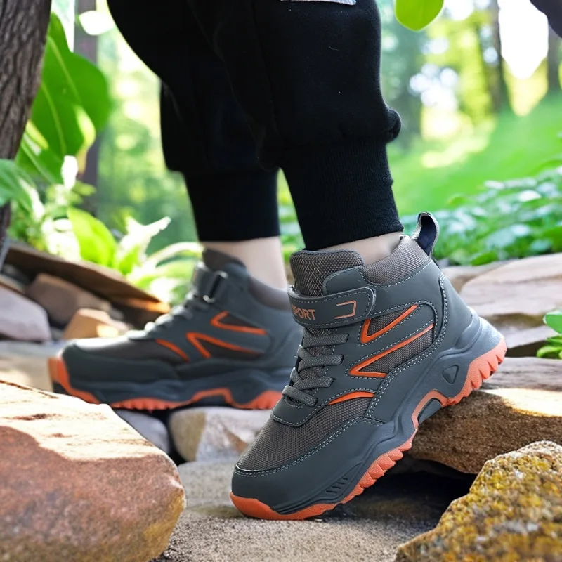 أحذية المشي لمسافات طويلة للأطفال الخريف تنفس الأزياء تنوعا المضادة للانزلاق الصبي أحذية رياضية في الهواء الطلق خفيفة الوزن المراهقين المشي الأحذية