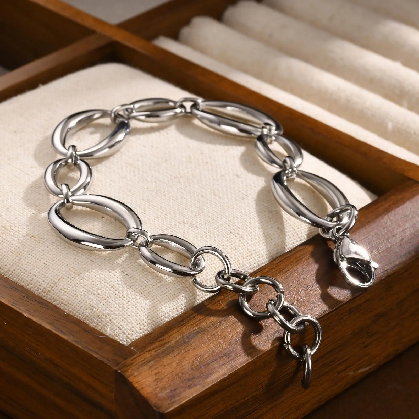 Stainless Steel Oval Handmade Chain Bracelet High Quality Premium Unique Design Light Luxury Jewelry For Women Party Gifts