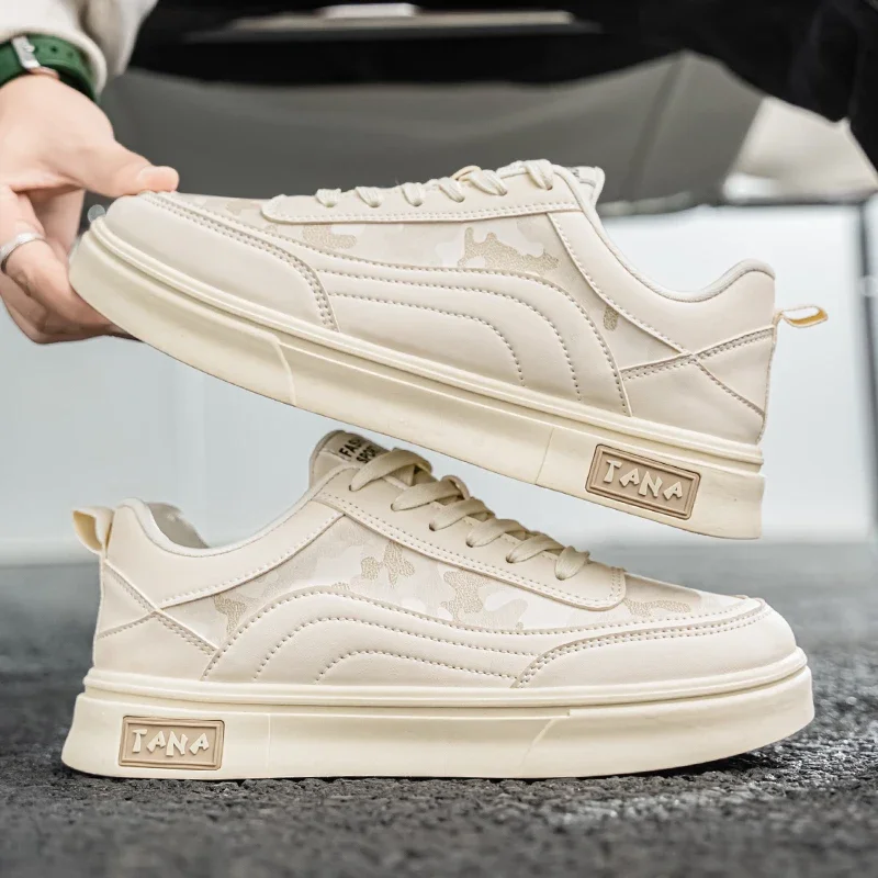 

New Men's Casual Sports Skate Shoes Versatile Fashion White Sneakers Non-slip Soft Sole Running Shoes