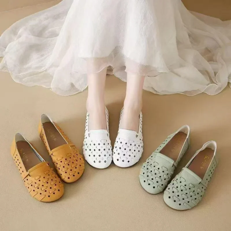 

2025 Summer Round Head Sexy Breathable Comfortable Casual Sneakers Fashionable New Light Mouth Non-slip Flat Shoes for Women