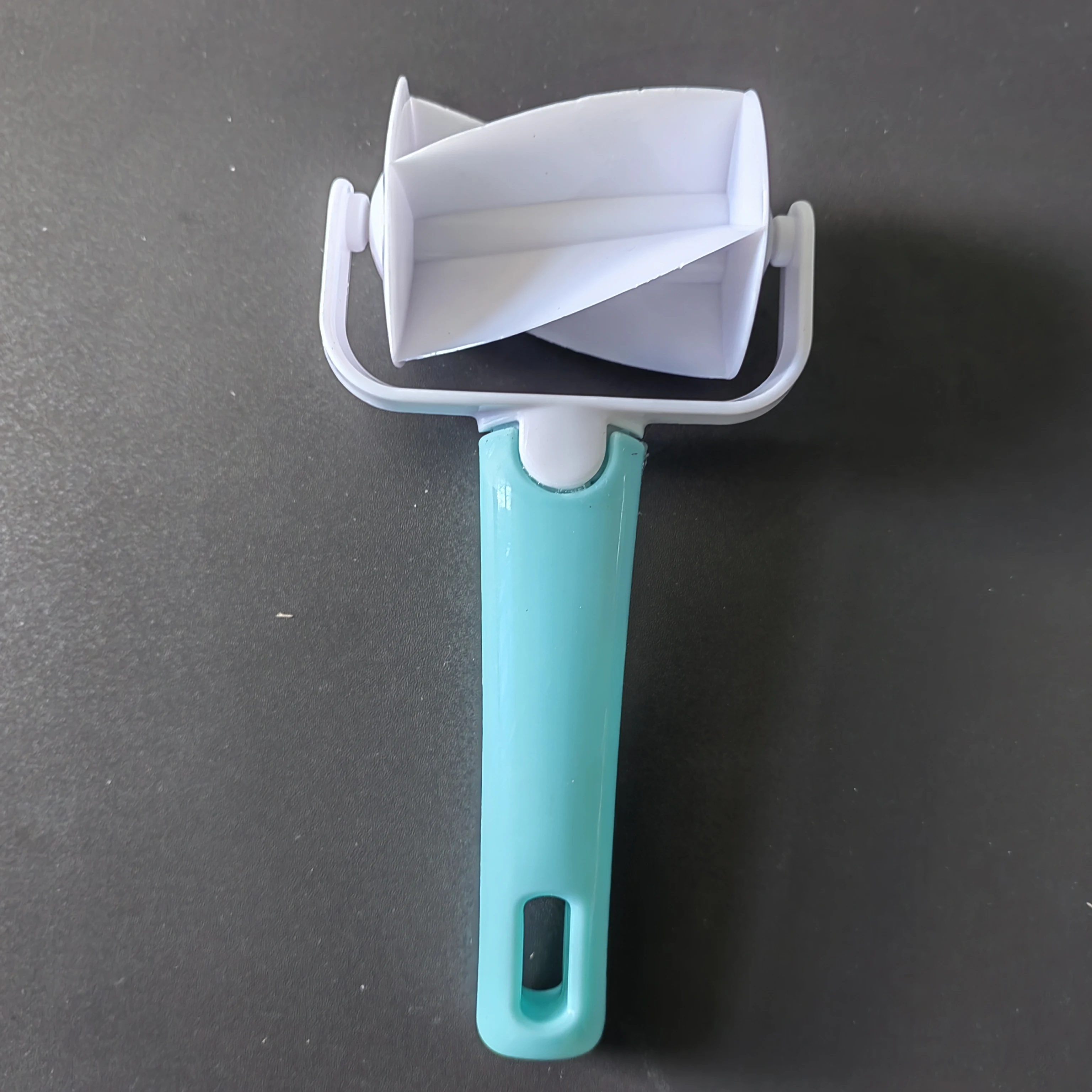 Plastic Blue & Whit…