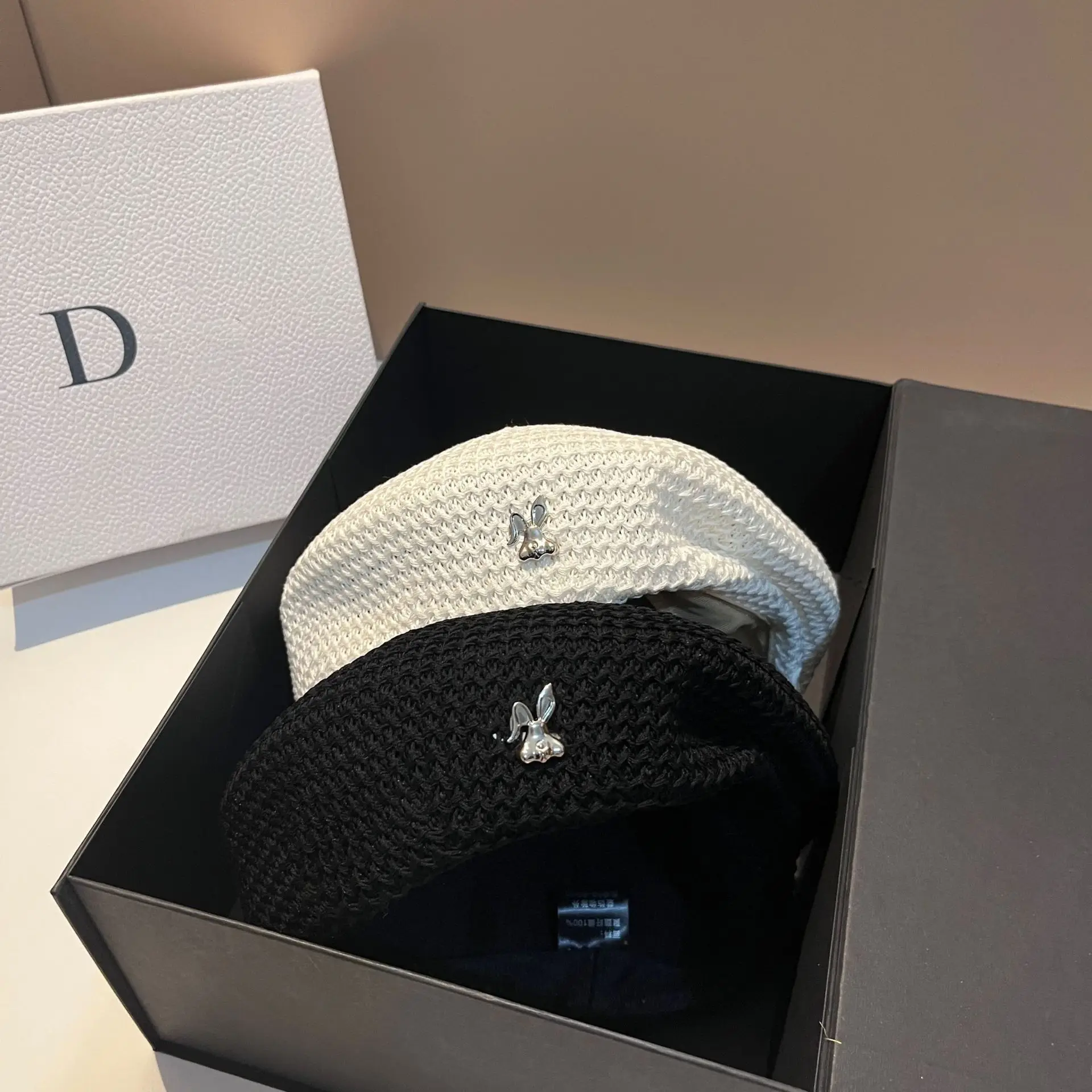 2025 العصرية أرنب الأذن القبعات للنساء-عطر صغير غير منتظم لطيف جوفاء قبعة الشمس تنوعا الرسام نمط قبعة أنيقة على الموضة