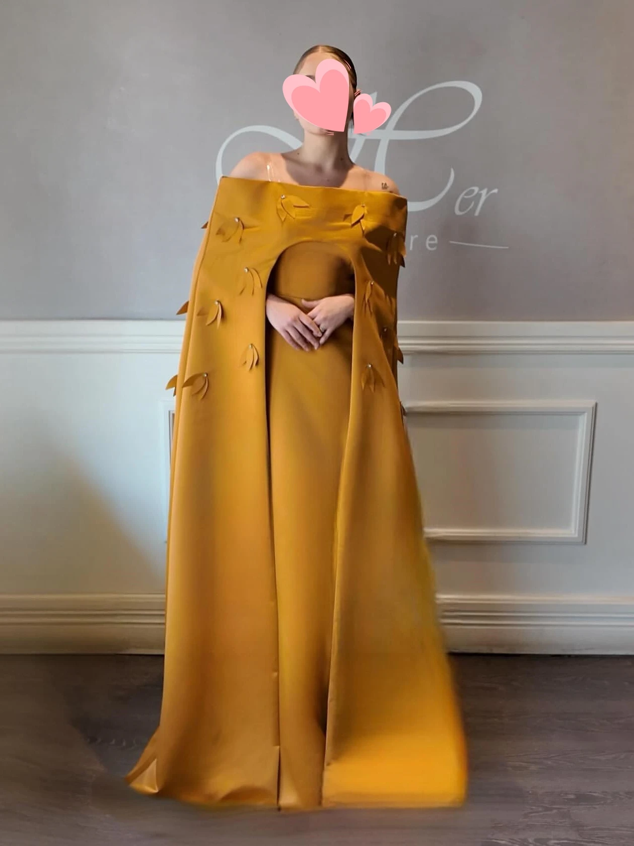 

Other Shore Elegant Vintage Sexy Gold Crystal Flowers Boat Neck Satin Customize Formal Occasion Prom Dress Evening Party Gowns