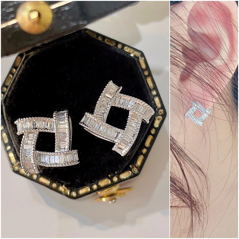 Huitan quadratische Ohr stecker Frauen voll bling vereist cz Kristall Ohr stecker Ohrringe Statement Accessoires modernen Modeschmuck