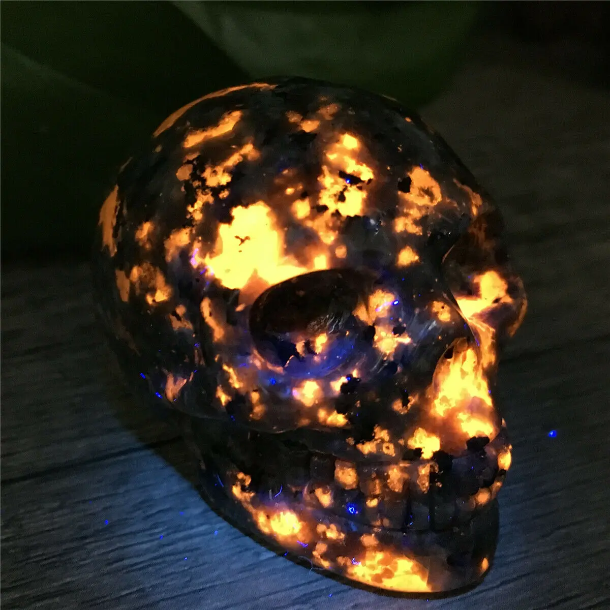 

Natural Flame Stone Skull Quartz Crystal Skull Carved Decor Figurines Reiki