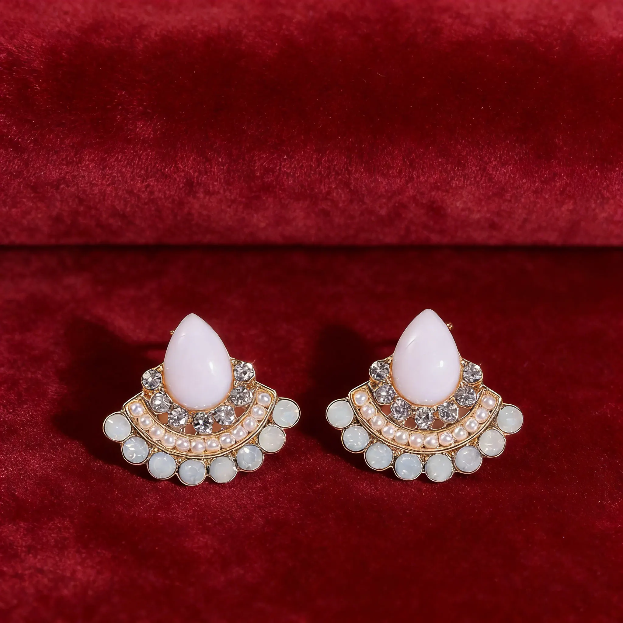 

Chic Imitation Pearl Earrings Vintage Zinc Alloy Delicate Elegant Statement Jewelry