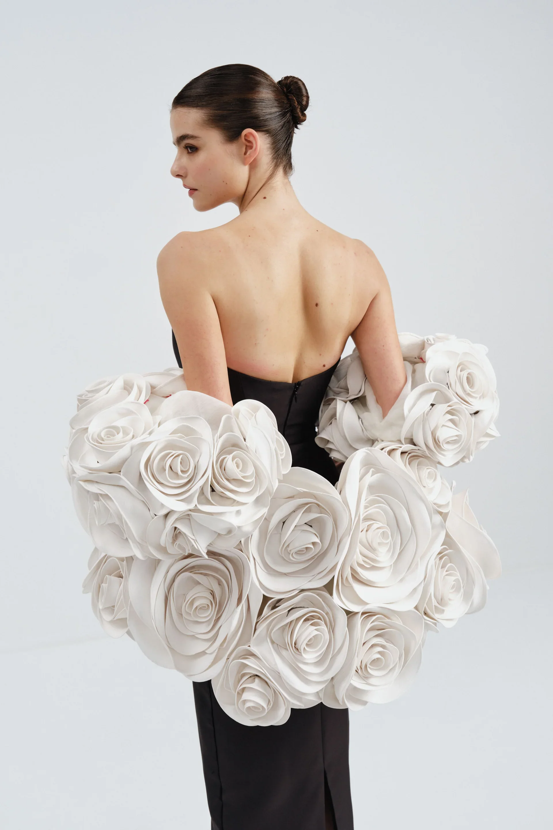 Roter Teppich-Umhang, volumetrisches Blumen-Hochzeitsumhang, 3D-Rosenblumen, Brautverpackungen, Couture, abnehmbarer Umhang, Schal, Uhr, Fotoshooting, individuell