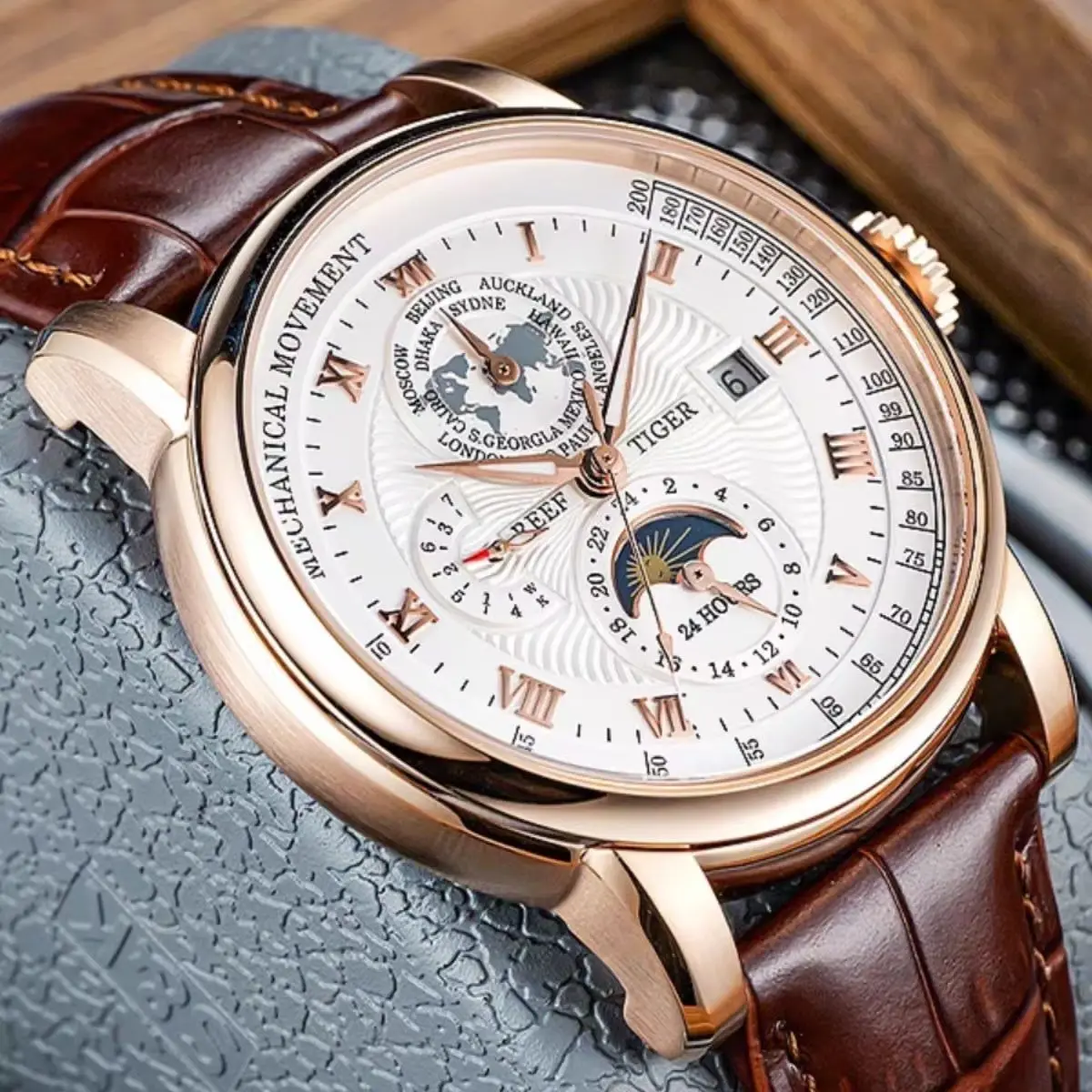 Reef Tiger Men Automatic Watch 42.5mm Mechanical Wristwatch Luminous Sapphire Mirror World Time Multi-Dial Week,Date,24 Hours
