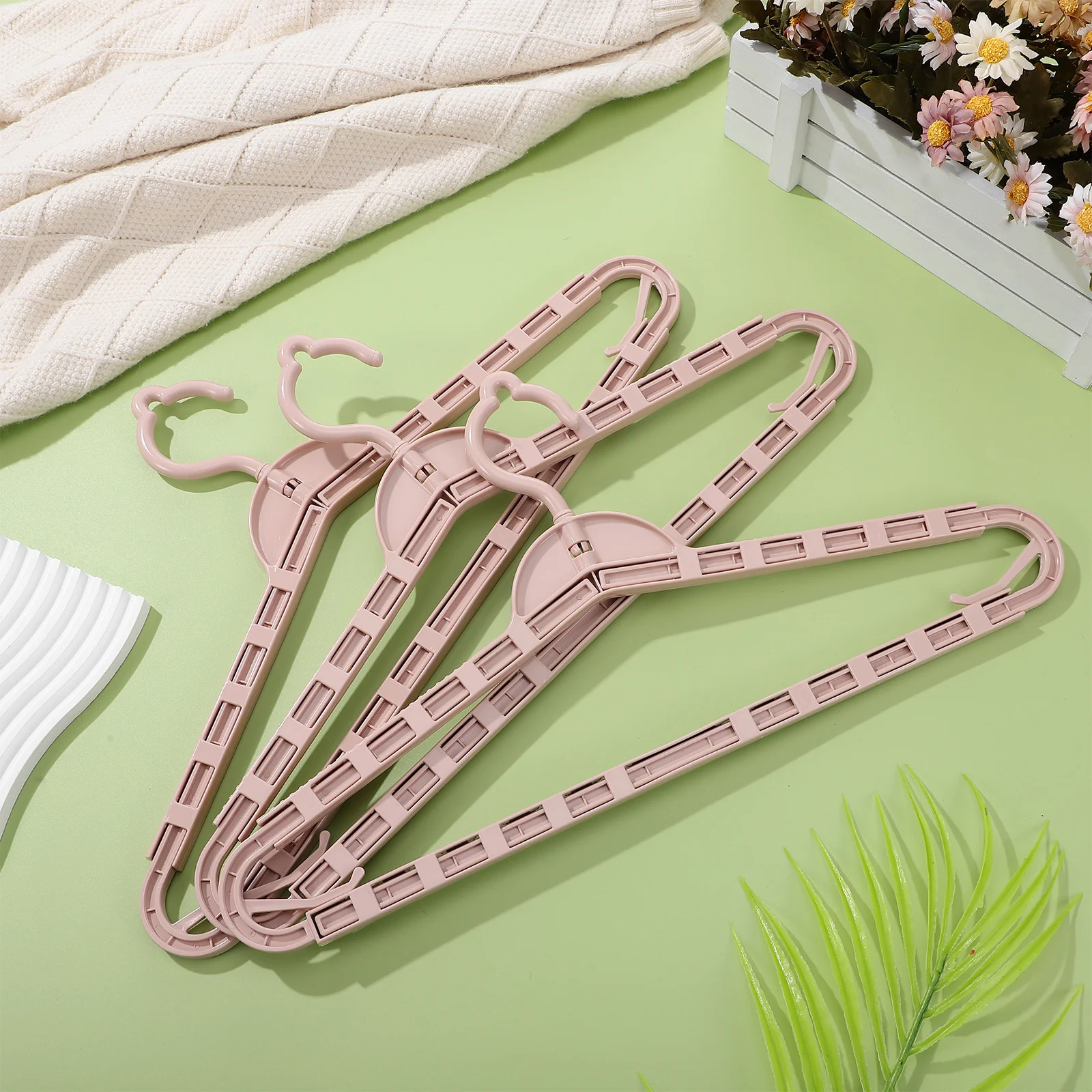 

8Pcs Extra Wide Retractable Clothes Hangers Adjustable Foldable Coat Suit Quilt Pants Drying Hangers Organizer