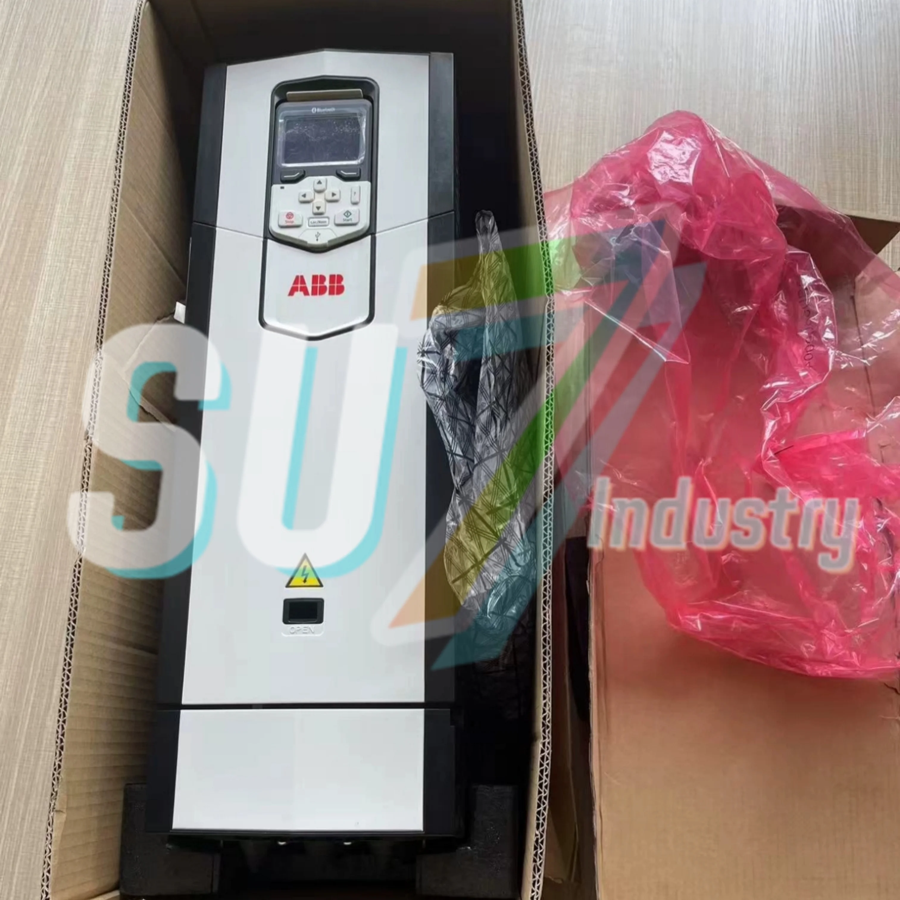 ACS880-01-032A-3     ACS880-01-038A-3     frequency  converter     New original