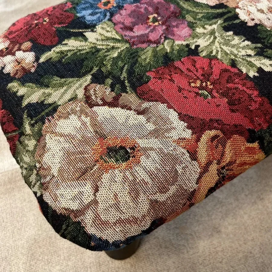 Retro Furniture Flower Footrest Thickened Sponge Stool Handmade Small Stool Classical Durable Entrance Shoe Changing Boarding