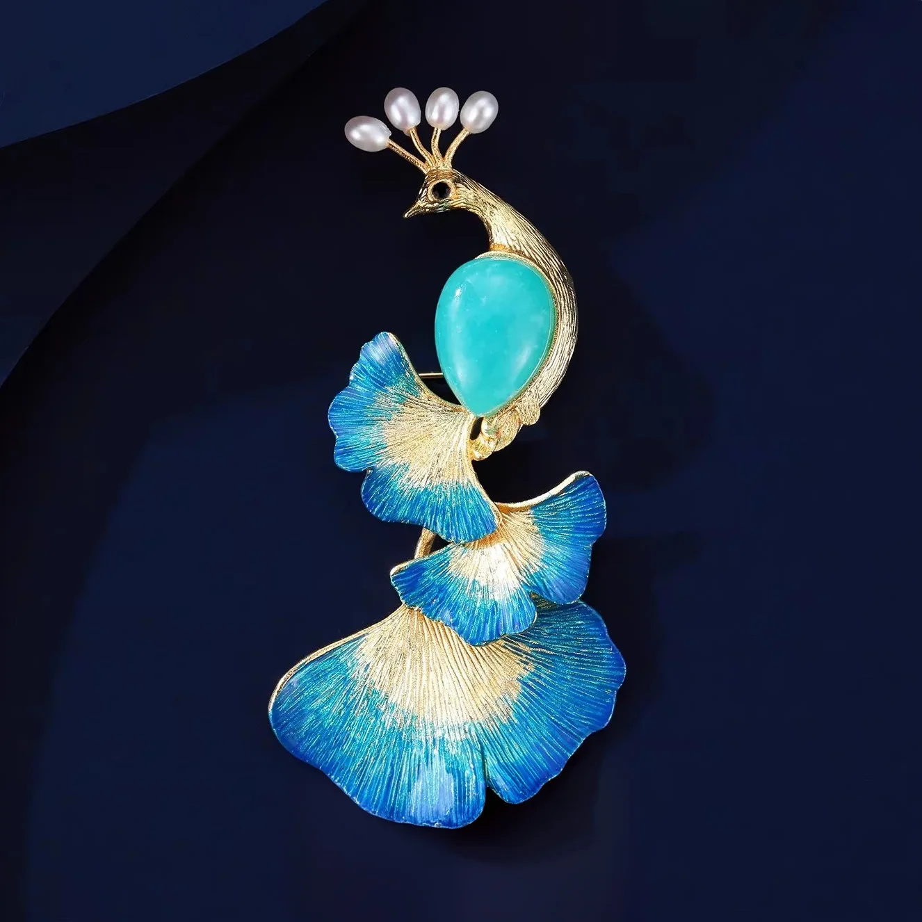 Design inspired paperclip suit accessory, retro high-end elegant and atmospheric peacock enamel chest flower for women view 2
