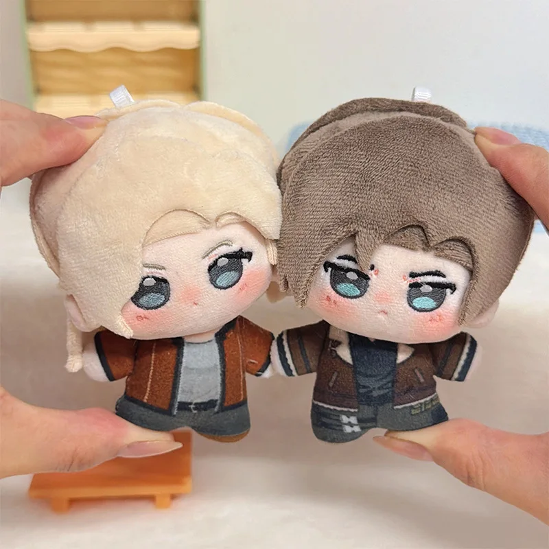 Resident Evil Leon Grace Mini-Plüsch-Anhänger 2 Stück Chibi-Spielcharakter Weiche Stoffpuppe Handflächengroßer Schlüsselanhänger Sammlerstück für Fans