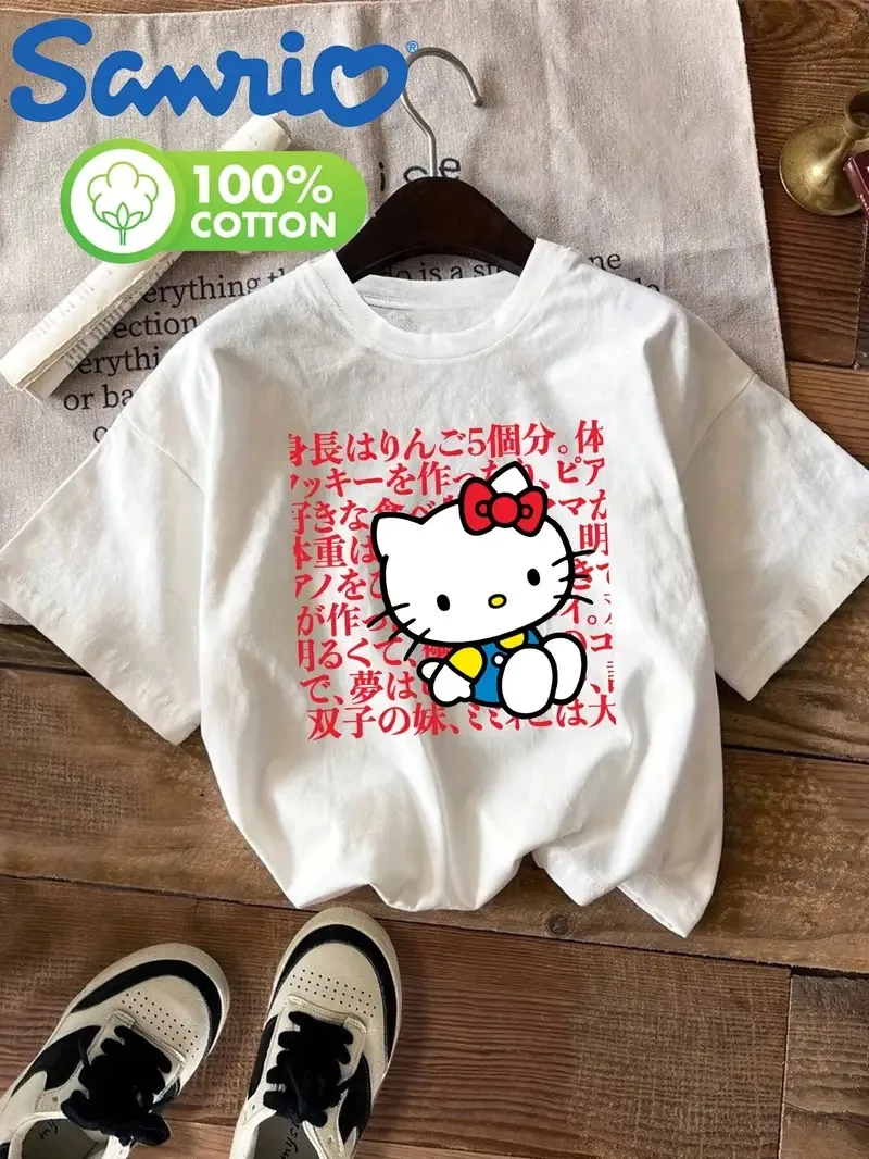 เสื้อยืดผ้าฝ้ายซานริโอ เฮลโล คิตตี้เฮลโล คิตตี้ในชุดกิโมโนพร้อมร่มสีชมพูและลายดอกซากุระพิมพ์ลายสไตล์ญี่ปุ่นที่สวยงาม