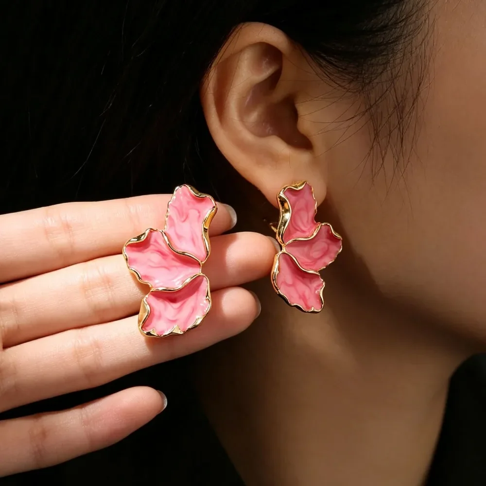 Colorful Petal Maple Leaf Dripping Oil Dangle Earrings Sweet Temperament Women Drop Earrings for Dating Banquet Party Jewelry