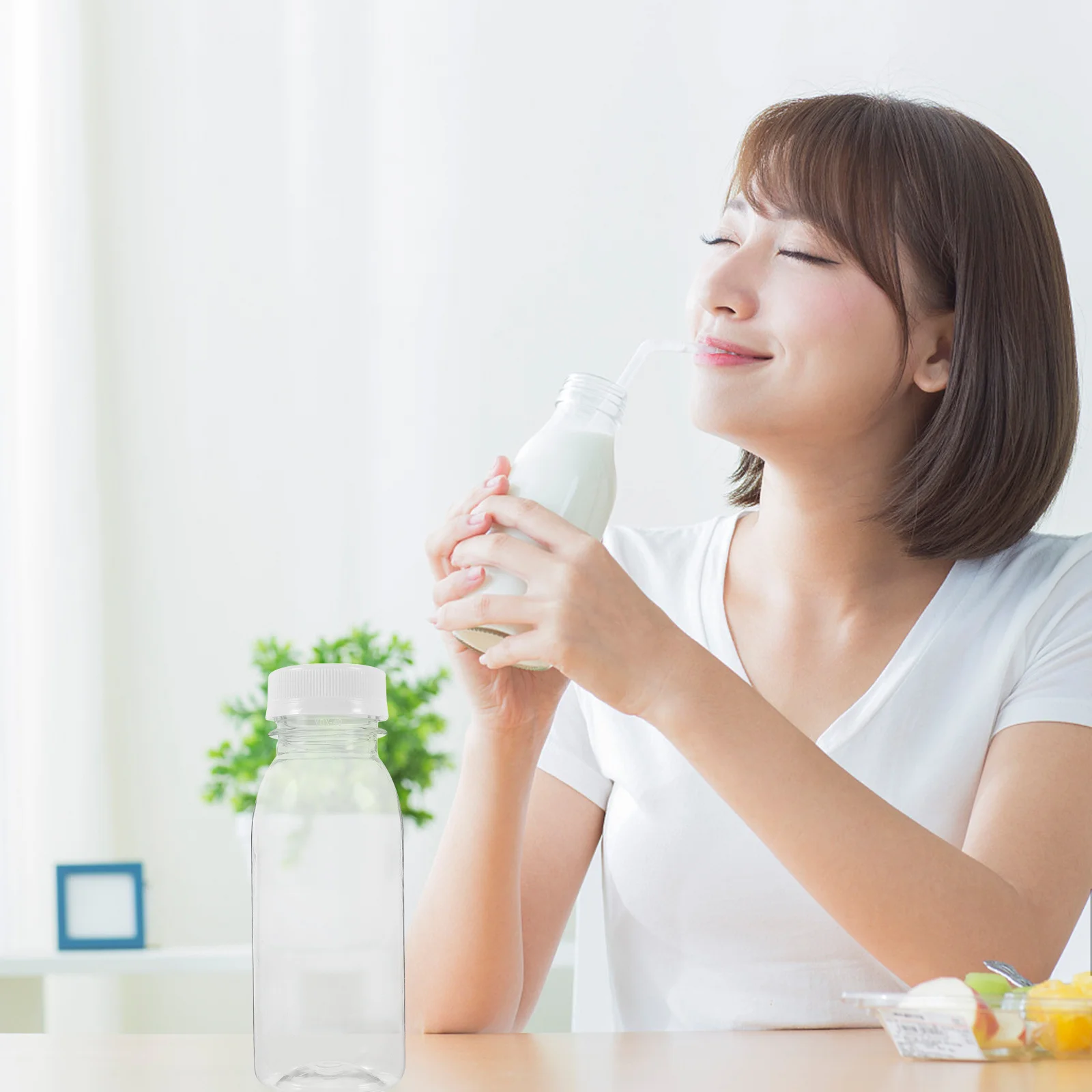 

Clear Reusable Plastic Milk Bottles Transparent Juice Containers Bulk Drink Storage with Lids for Beverages Sub Packaging