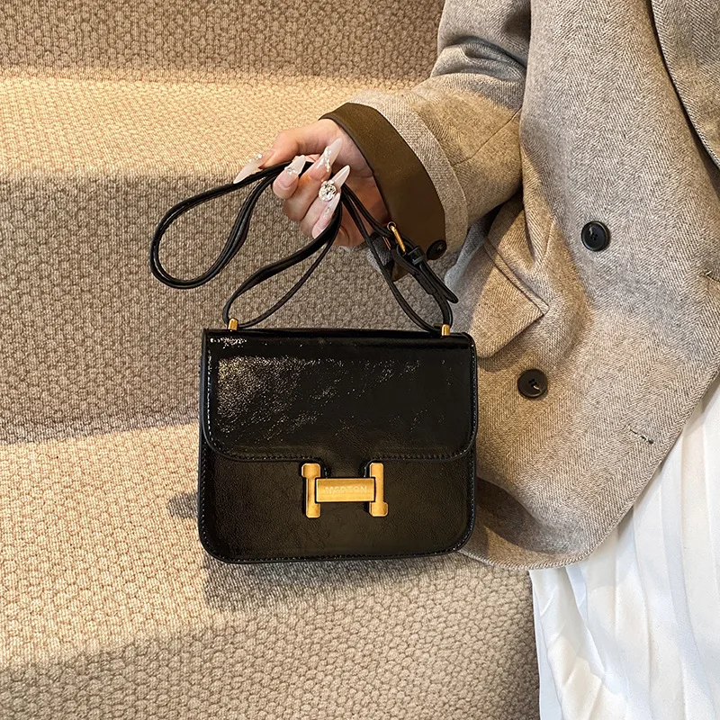 

Korean version of fashion bag simple portable small square bag high sense versatile shoulder women's bag messenger bag