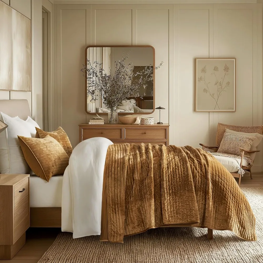 

Velvet King Size Quilt Set Plush Striped Channel Bedding All Season Comfort Luxury Bedspreads for Home