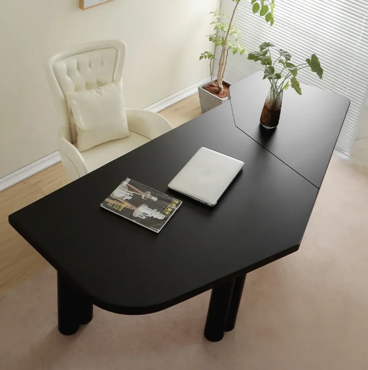 

*d for Italian Style High-End Luxury Boss Desk Lightweight CEO Desk Contemporary Functional Office Furniture for Bedroom Use*