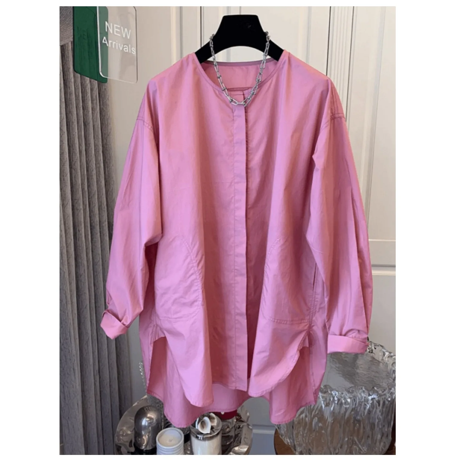 

Осенняя коллекция 2025: Повседневная свободная женская рубашка с круглым вырезом на пуговицах, универсальный дизайн, стройнящий эффект, омолаживающий образ, роскошная и модная.