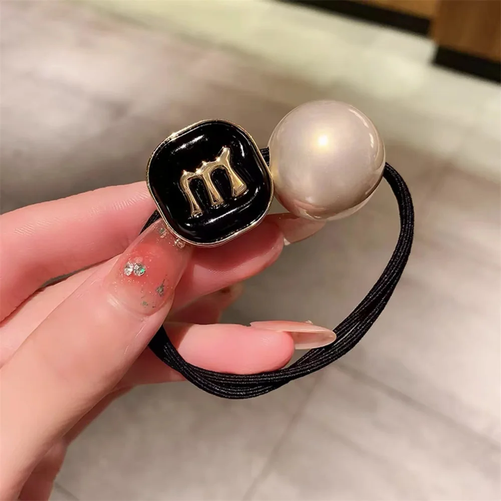 Exquisite M-letter Pearl Block Elastics Hair Ties Fashion Circular Hanging Tag Hair Rope for Women High Horsetail Headwear