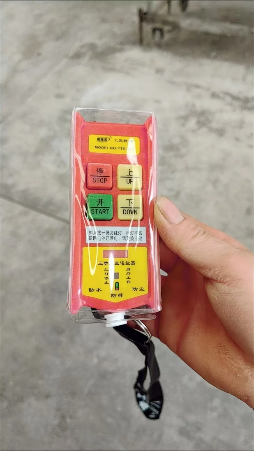 4m 6m Escadas de elevação elétricas móveis Plataformas de trabalho de elevador de andaime para construção de edifícios internos e externos