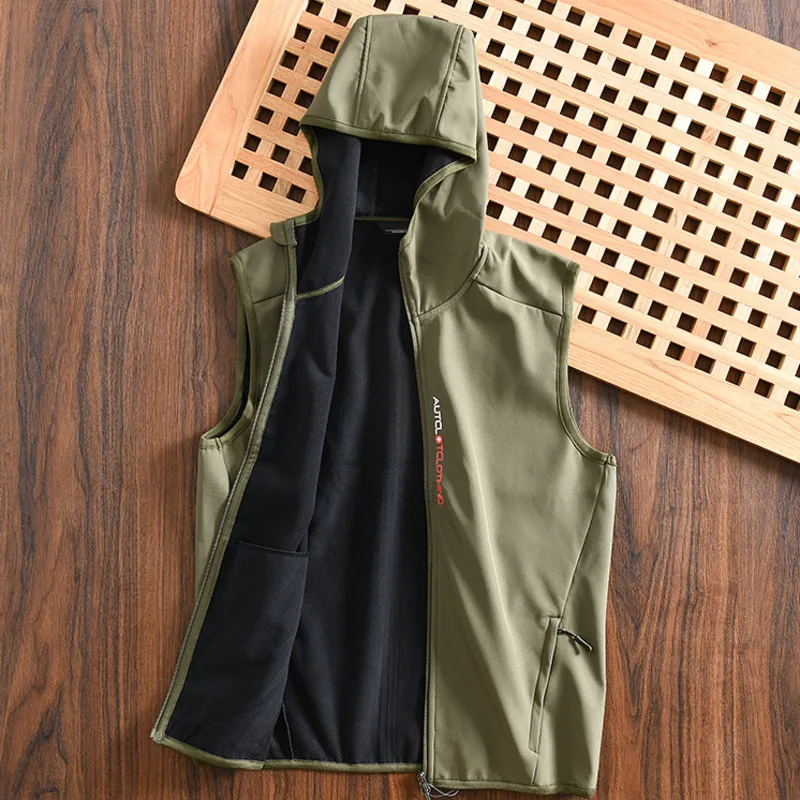 2025 outono masculino estilo japonês casca macia composto velo à prova de vento com capuz casual versátil simples solto colete jaqueta