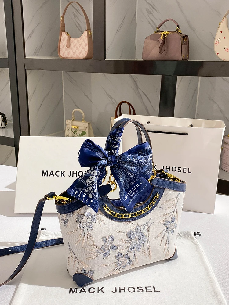 2024 Designers Luxury and New Fashion Tote Bag with Delicate Flower Embroidery and Scarves Women Popular Shoulder Crossbody Bag