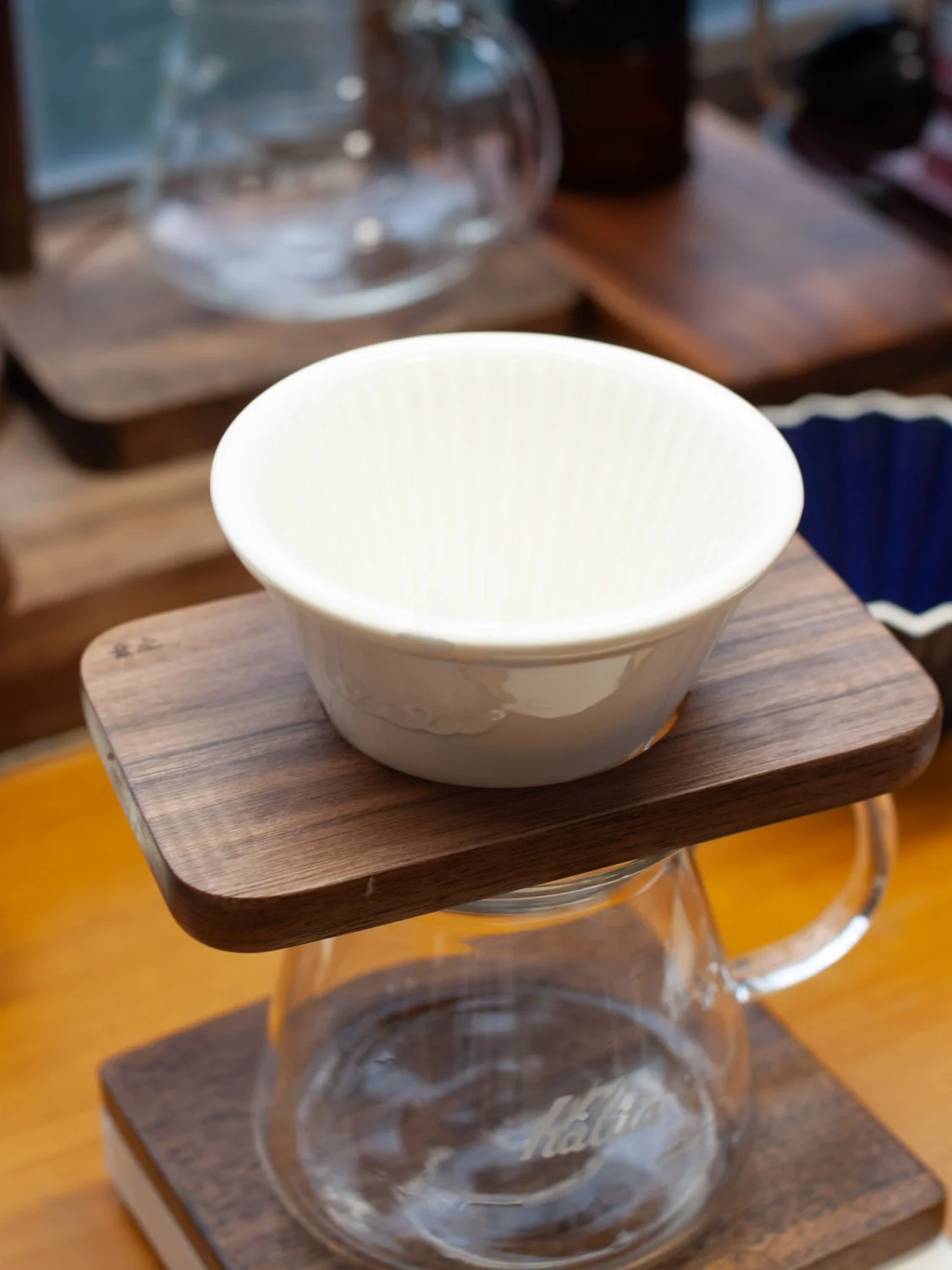 

Outdoor Walnut Coffee Filter Cup Holder Vintage Sle Hand-Poured Coffee Brewing Stand Durable Woodenaped Cup Rest