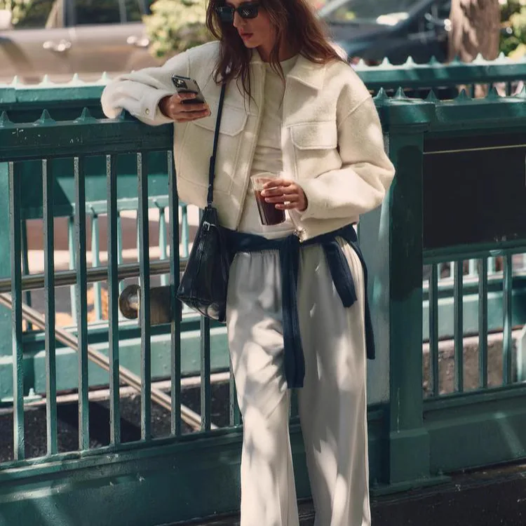 เสื้อโค้ทผ้าขนสัตว์ผสมมุกทรงหลวมแบบใหม่สำหรับฤดูใบไม้ผลิ แขนยาว คอซิป สำหรับผู้หญิง สไตล์ลำลอง เหมาะสำหรับใส่ไปทำงาน