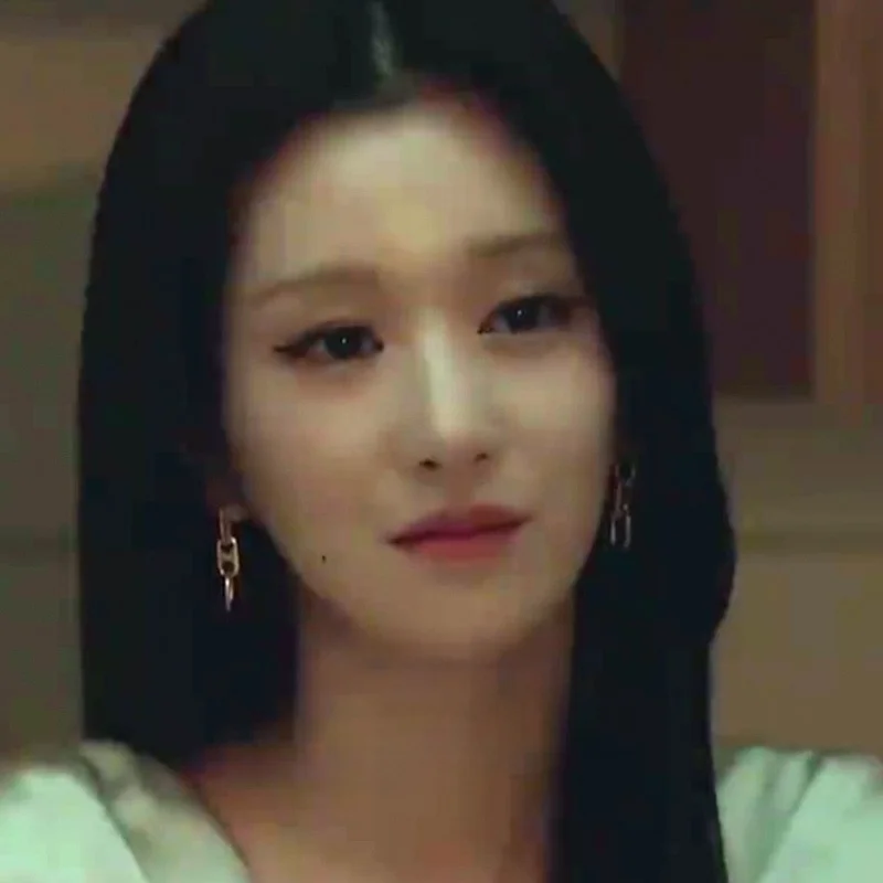 Thumbnail 4 - #28 Dangle Chain Earrings Comparison Guide