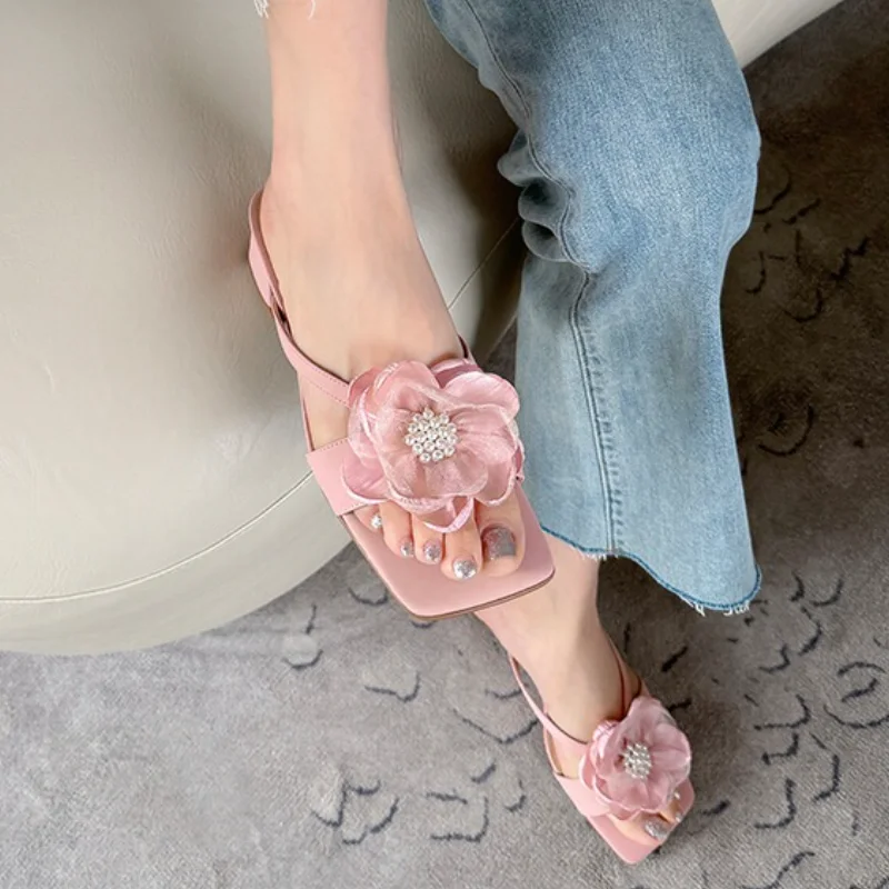 زهرة النساء النعال صندل كعب عالٍ ساحة تو أحذية أنيقة الصيف 2025 فستان مضخات الاتجاه المفتوحة تو أحذية الشرائح غير رسمية