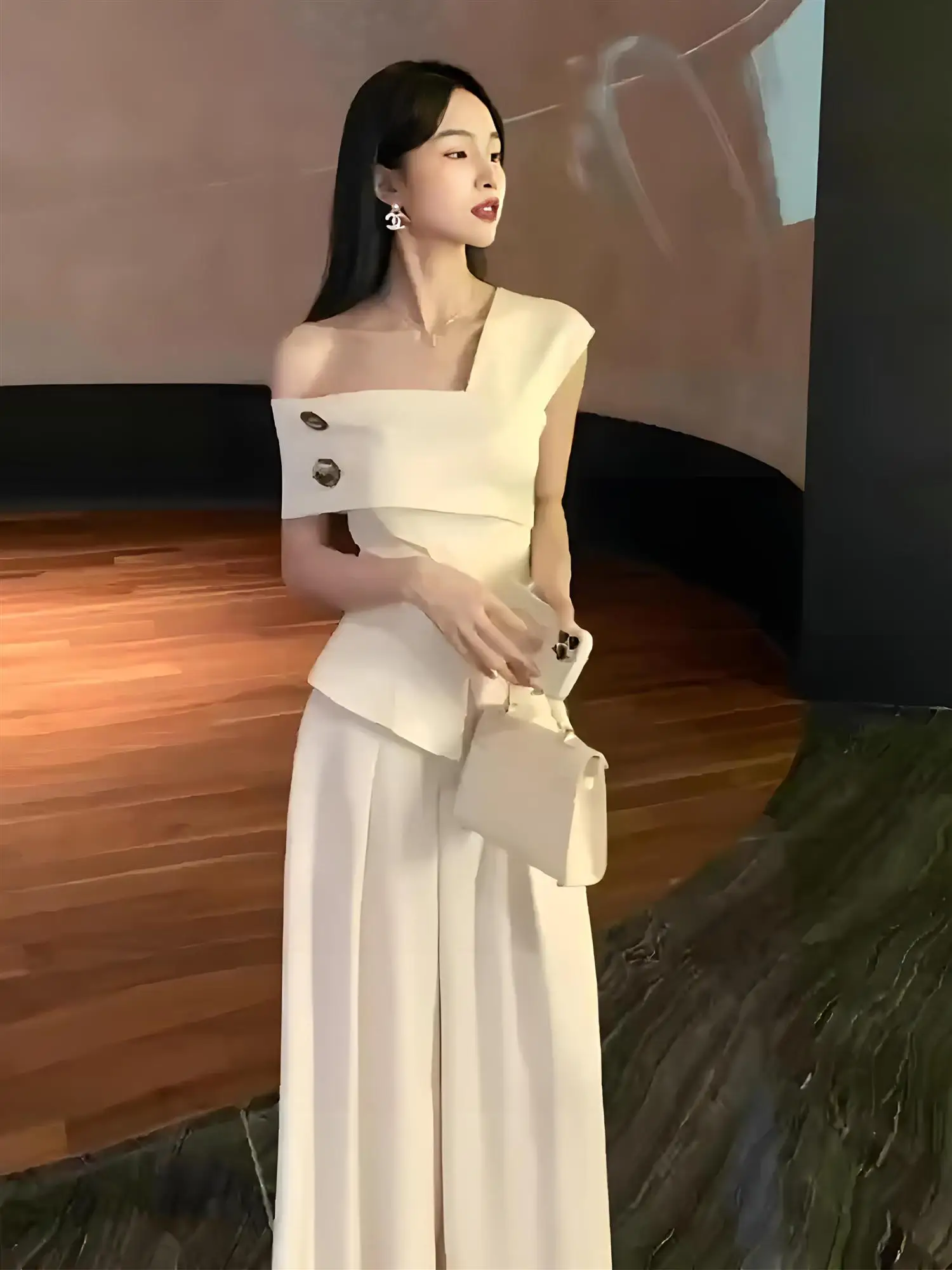 

Fashionable Shoulder-baring Ensemble for Women Summer 2025 Unique Design Street Style Ready-to-wear Polyester Two-piece Set