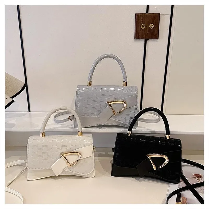 Small square crossbody shoulder bag for women fashion solid color splicing design portable commuter accessory made of premium view 4