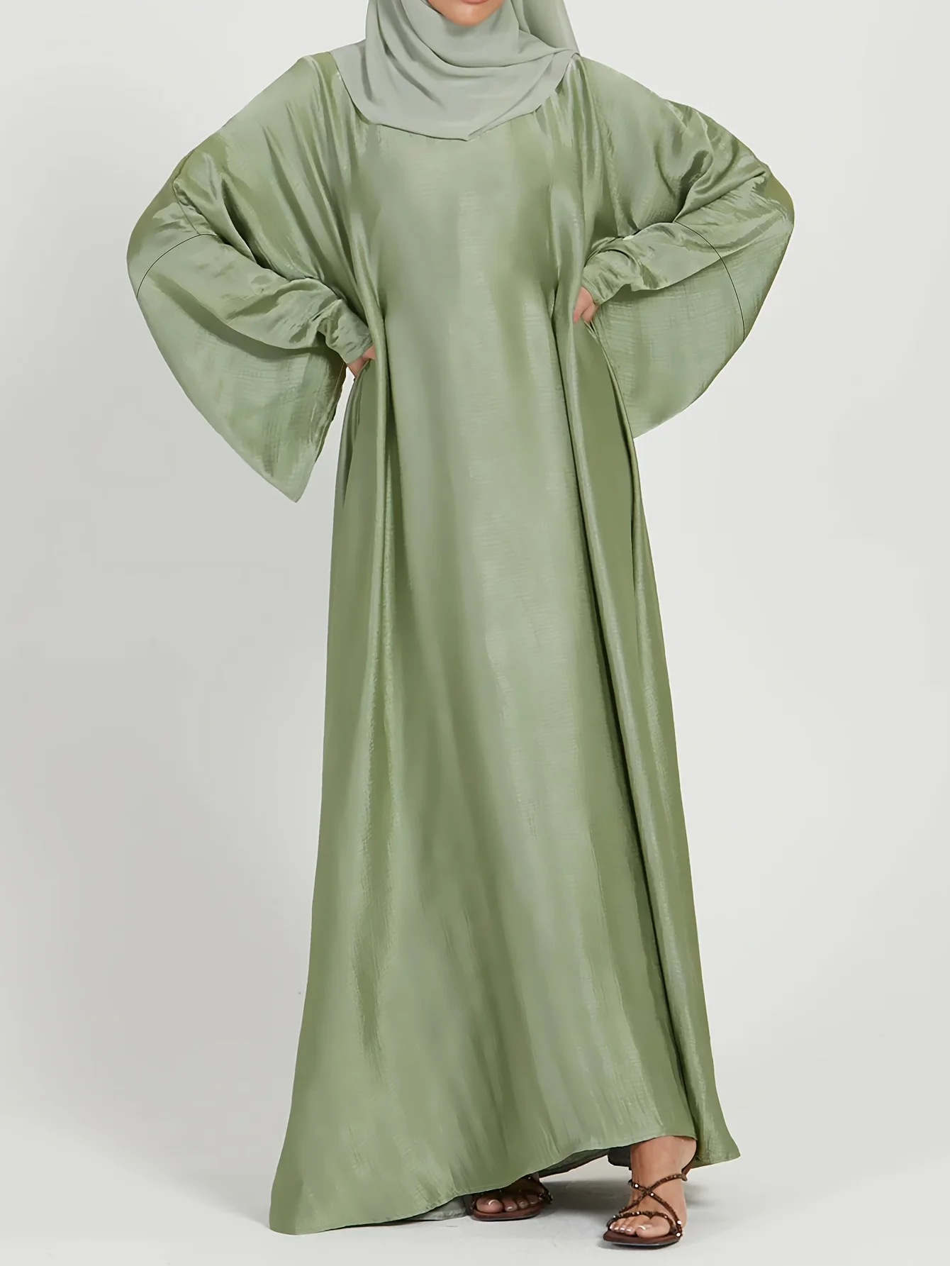 Women\'s solid color flared closed fashion robe - Middle East orientation