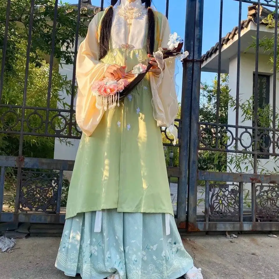 فستان الأميرة Hanfu بأكمام كبيرة متموجة بدلة Hanfu الصينية الأصلية للنساء أزياء شعبية خرافية ملابس نسائية من سلالة MIng